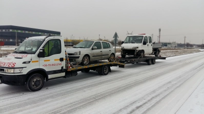 Utoléréses baleset a havas úton